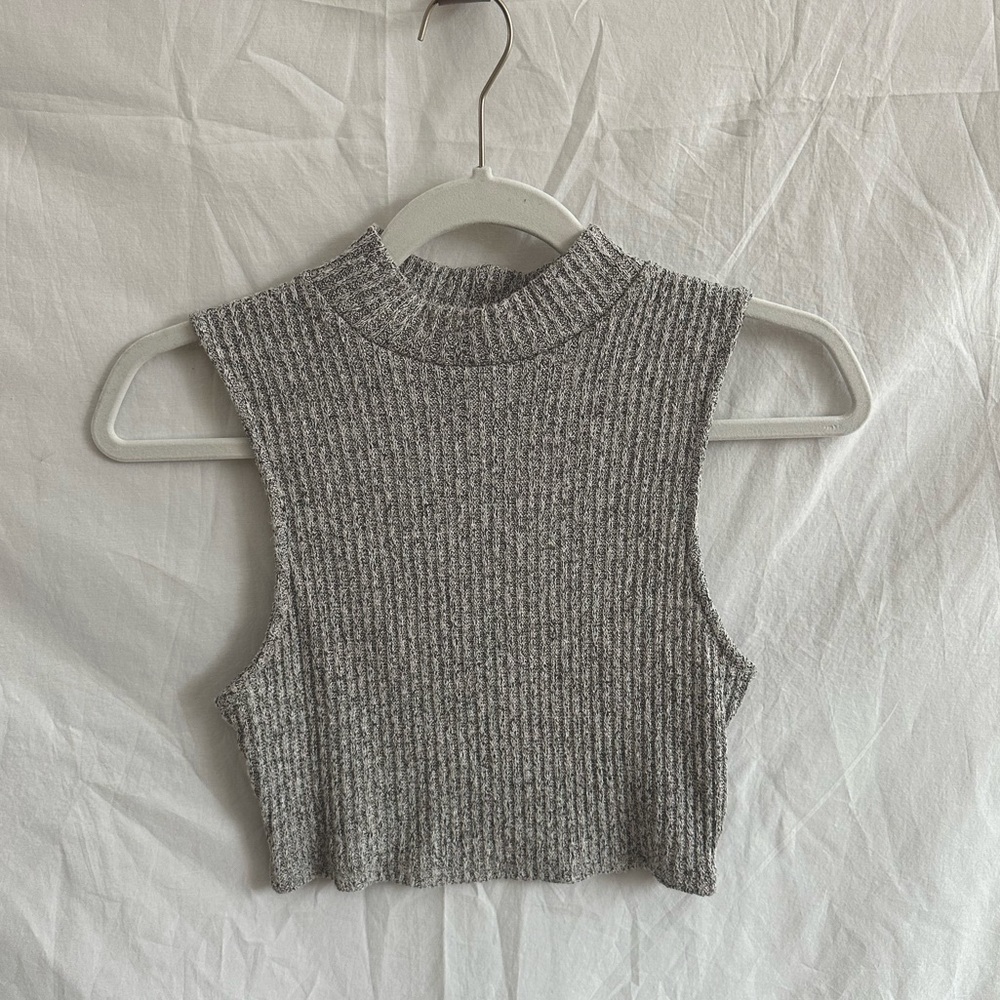 Urban Outfitters Mock Neck Crop-Size Small